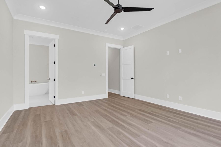 Spacious, unfurnished interior of a new home in , Summerville (Image 19).