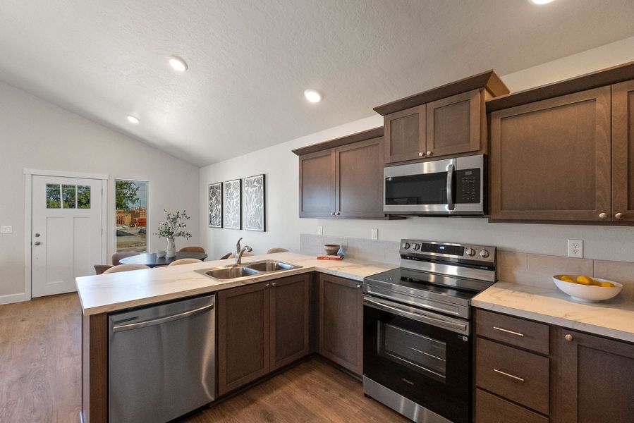 Representative furnished interior of a home built from the Astoria by MonteVista Homes in Feather Ridge, Redmond (Image 8). Representative furnished interior of a home built from the Astoria by MonteVista Homes in Feather Ridge, Redmond (Image 8).