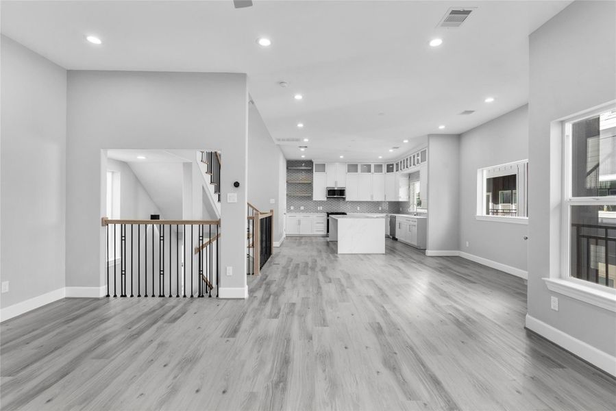 Family room opens to the dining area and kitchen - 2nd floor Family room opens to the dining area and kitchen - 2nd floor