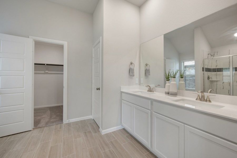 Owner's Bathroom Owner's Bathroom
