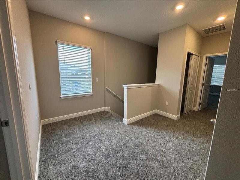 Spacious, unfurnished interior of a new home in , Winter Garden (Image 22).