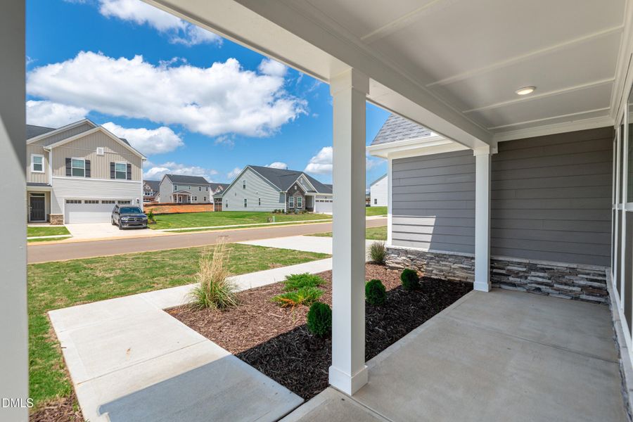 5_467ravensworthrd-exterior-5