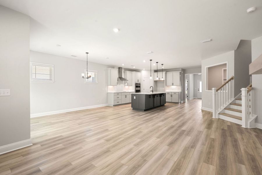 Spacious, unfurnished interior of a new home in Waterways, Richmond Hill (Image 49).