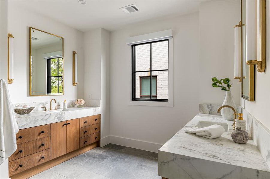 Furnished interior view inside a new home in , Dallas (Image 33). Furnished interior view inside a new home in , Dallas (Image 33).