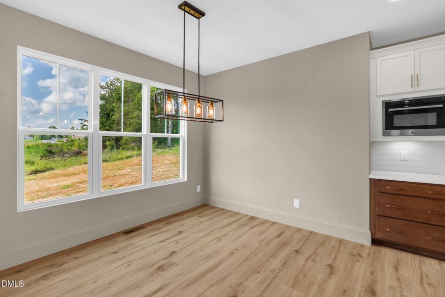 14-web-or-mls-8810 Rudy Dr-13