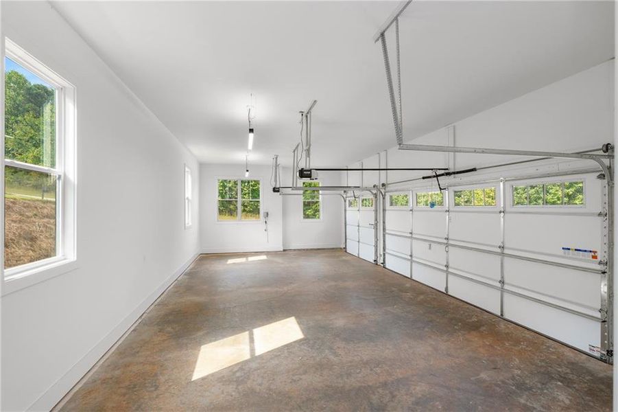 Spacious, unfurnished interior of a new home in , Jefferson (Image 30).