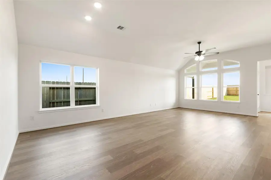 Spacious, unfurnished interior of a new home in Creekhaven, Arcola (Image 14).