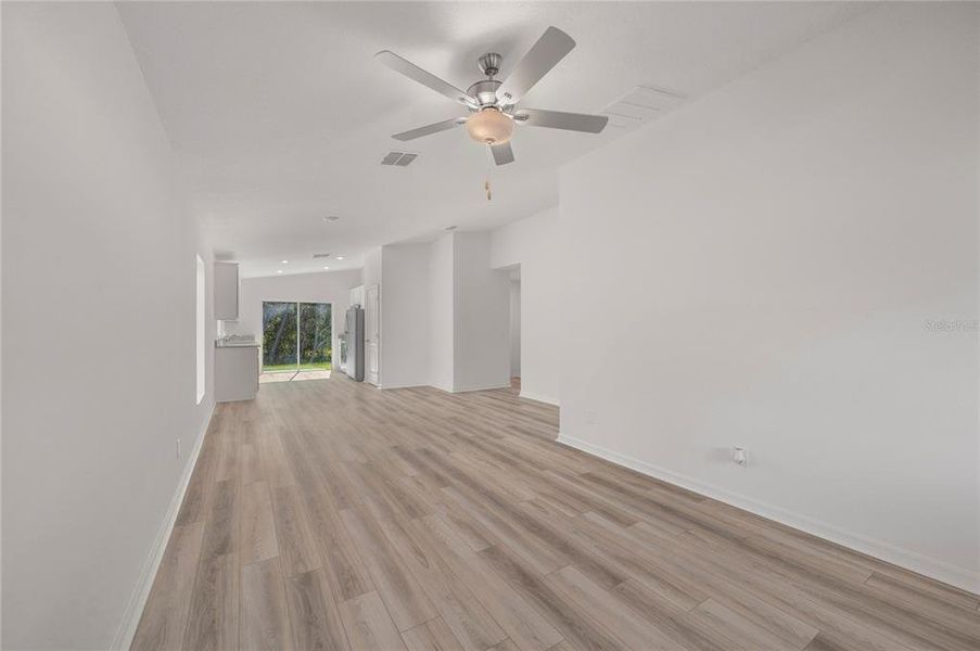 Spacious, unfurnished interior of a new home in Poinciana, Poinciana (Image 13).