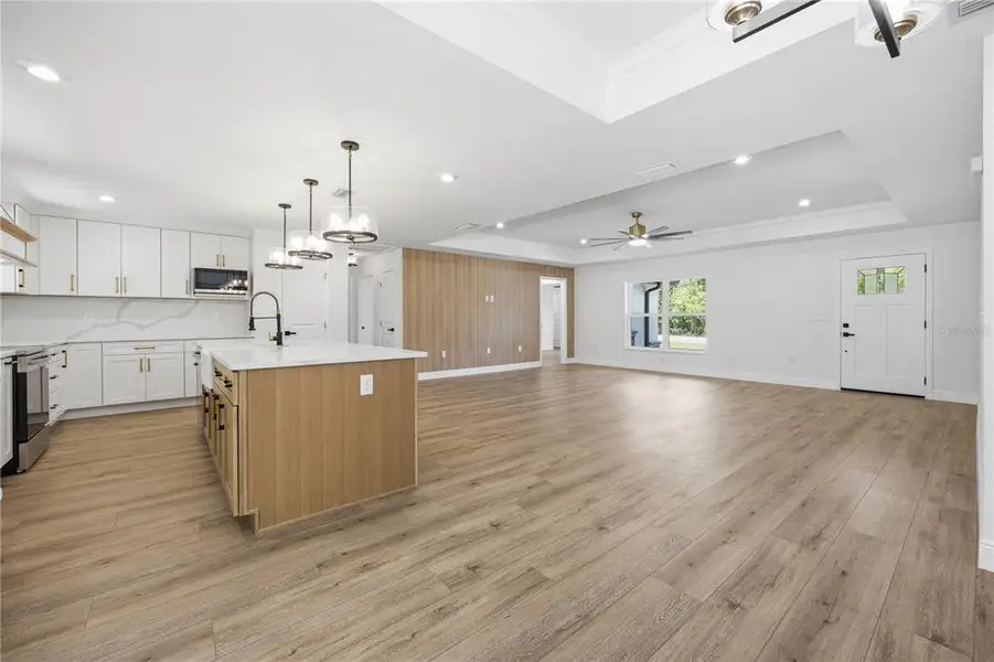 Spacious, unfurnished interior of a new home in , Ocala (Image 30).