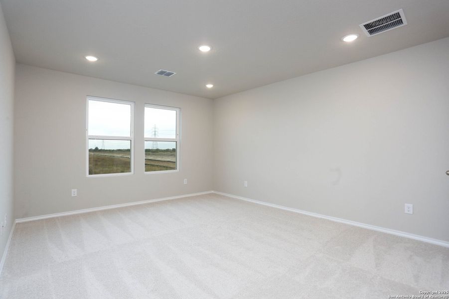 Spacious, unfurnished interior of a new home in Fairway Crossing 40s, San Antonio (Image 19). Spacious, unfurnished interior of a new home in Fairway Crossing 40s, San Antonio (Image 19).