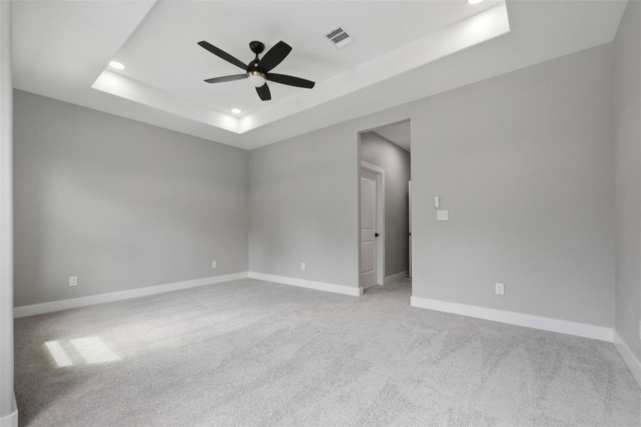 Spacious, unfurnished interior of a new home in , Houston (Image 34).