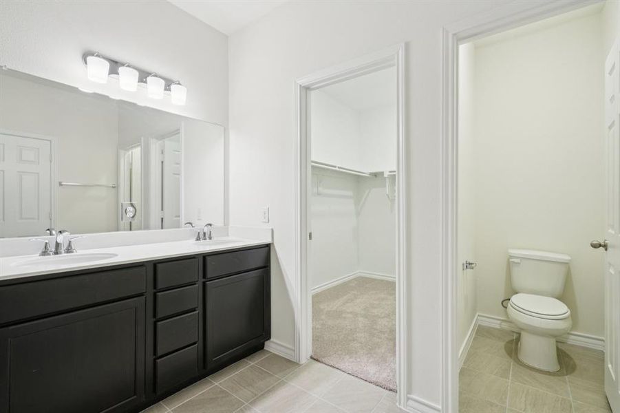 Furnished interior view inside a new home in Heartland Signature, Crandall (Image 12).