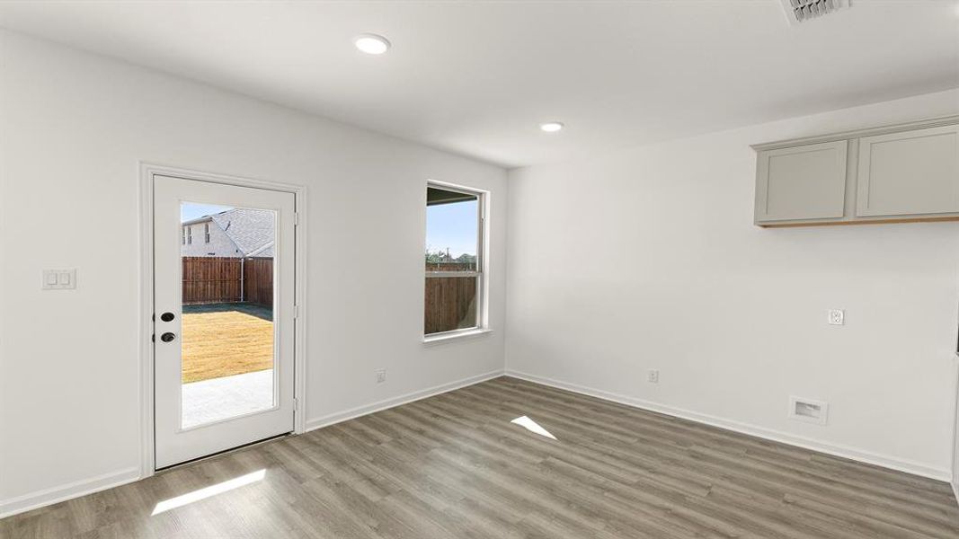 12. 2927 Wagoner - Dining 12. 2927 Wagoner - Dining