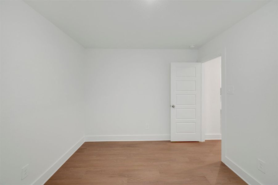 Spacious, unfurnished interior of a new home in Sorella, Tomball (Image 39).