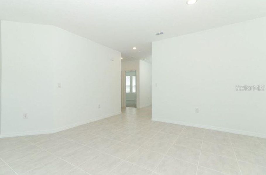 Spacious, unfurnished interior of a new home in Brookland Park, Auburndale (Image 9). Spacious, unfurnished interior of a new home in Brookland Park, Auburndale (Image 9).