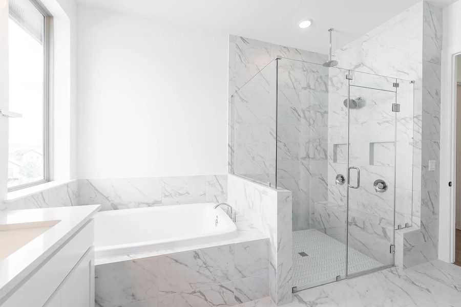 Deerfield II G primary bath