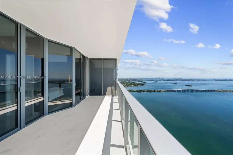 Condo located in Miami, FL showcasing its design and architecture (Image 3).