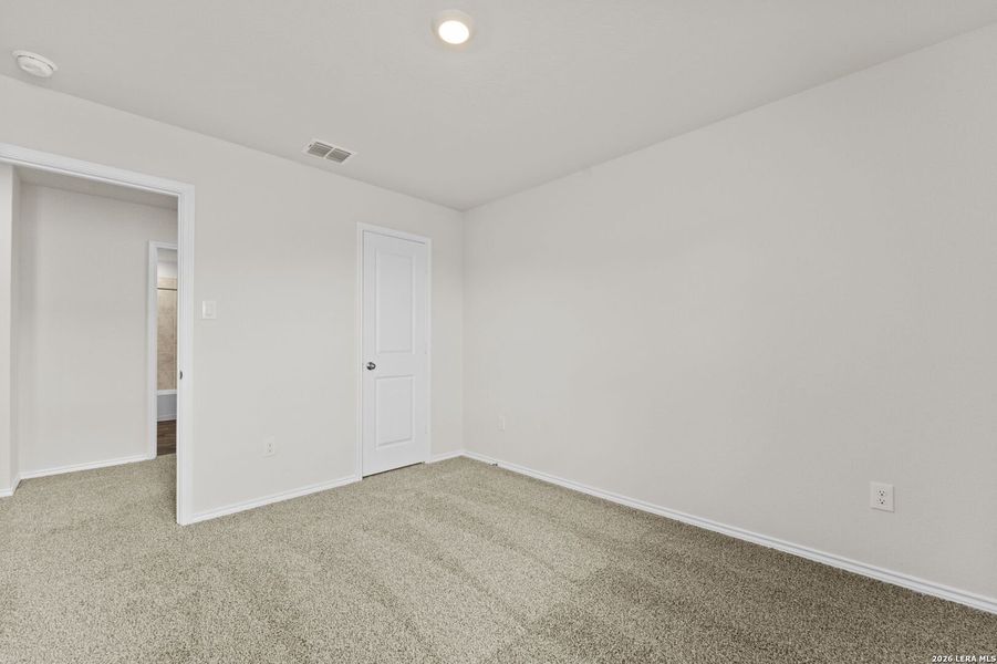 Spacious, unfurnished interior of a new home in Laurel Vistas, San Antonio (Image 22). Spacious, unfurnished interior of a new home in Laurel Vistas, San Antonio (Image 22).