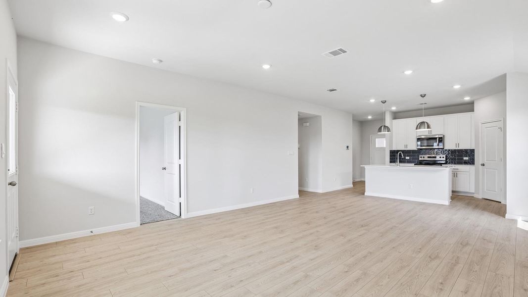 Spacious, unfurnished interior of a new home in Thunder Rock, Marble Falls (Image 17). Spacious, unfurnished interior of a new home in Thunder Rock, Marble Falls (Image 17).