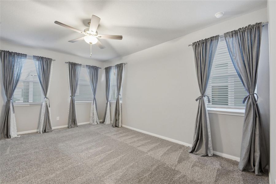 Large primary bedroom! Large primary bedroom!