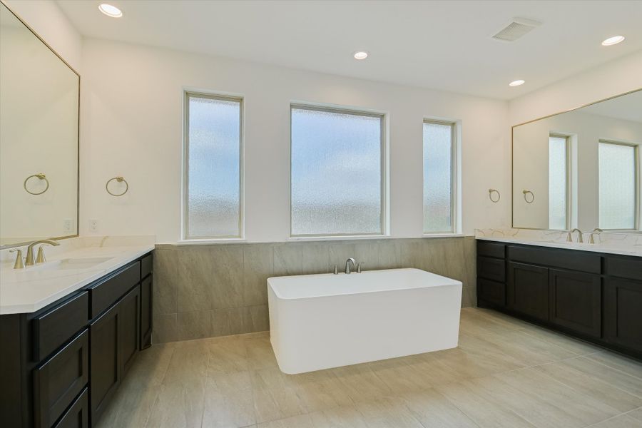 Furnished interior view inside a new home in Scofield Farms Estates, Georgetown (Image 11).