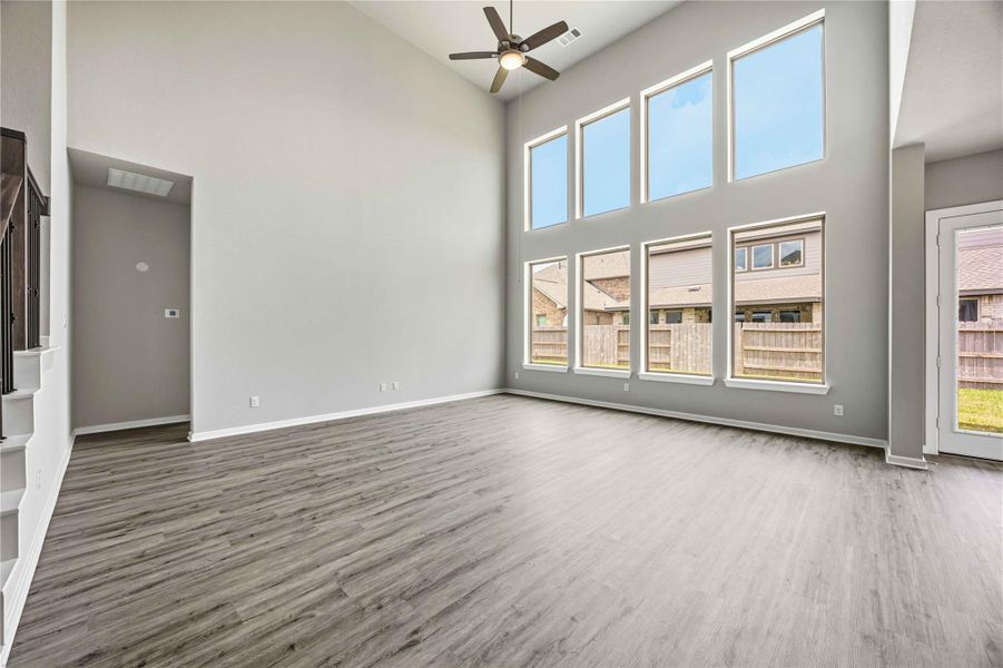 Spacious, unfurnished interior of a new home in Canterra Creek  60', Rosharon (Image 25).