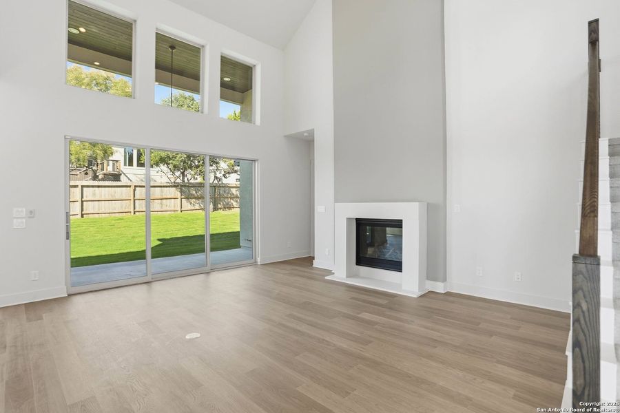 Spacious, unfurnished interior of a new home in Kinder Ranch 70's, San Antonio (Image 47).