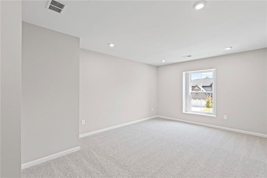Spacious, unfurnished interior of a new home in Twin Lakes, Hoschton (Image 26).