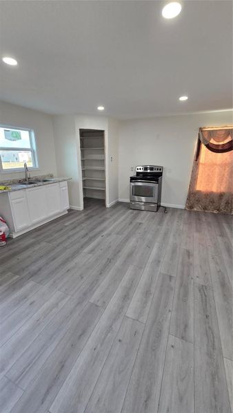 Spacious, unfurnished interior of a new home in , Cleveland (Image 10).