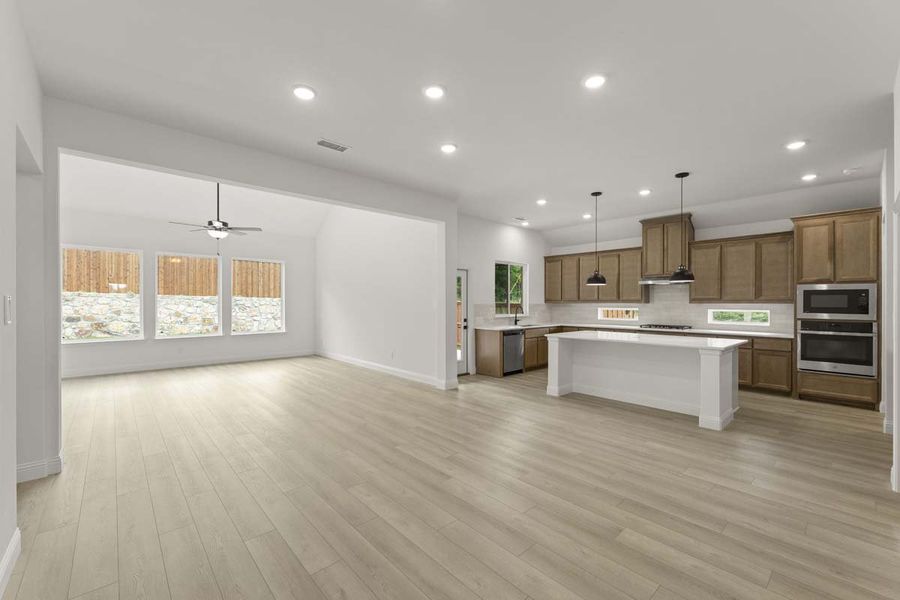 Spacious, unfurnished interior of a new home in Park Hills, Rockwall (Image 21).