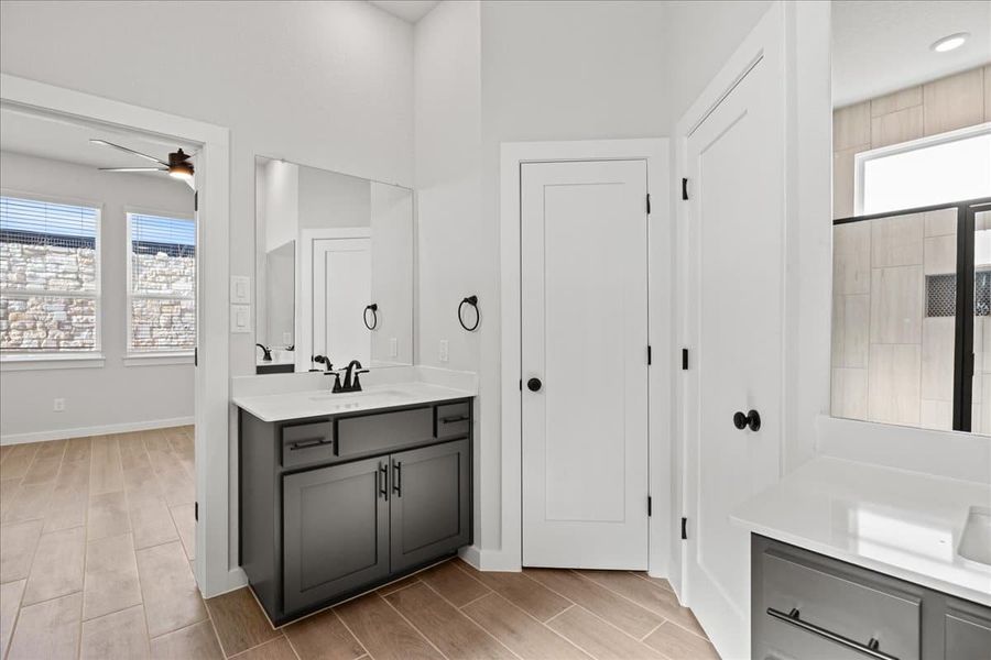 Furnished interior view inside a new home in Meyer Ranch, New Braunfels (Image 13).