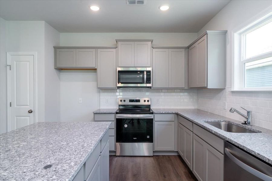 Enjoy cooking meals in the Compton's spacious kitchen. Enjoy cooking meals in the Compton's spacious kitchen.