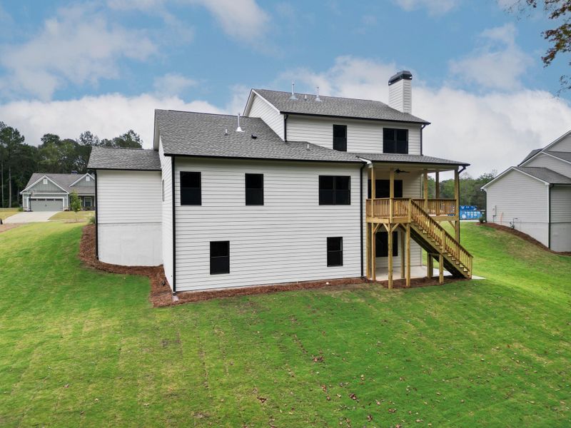 Exterior details and patio area of a home in Red Oak Ridge, Loganville (Image 3).