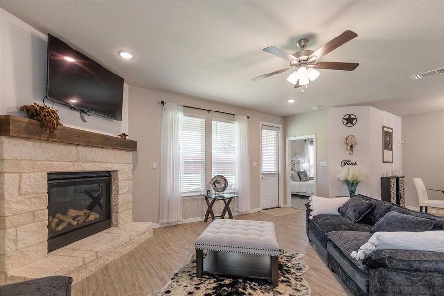 Furnished interior view inside a new home in Lakeview Heights, Azle (Image 7).