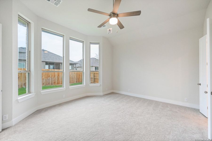 Spacious, unfurnished interior of a new home in Mont Blanc, Schertz (Image 22).