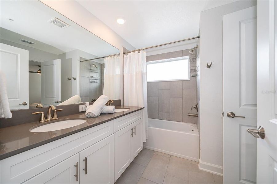 Furnished interior view inside a new home in , Kissimmee (Image 37).