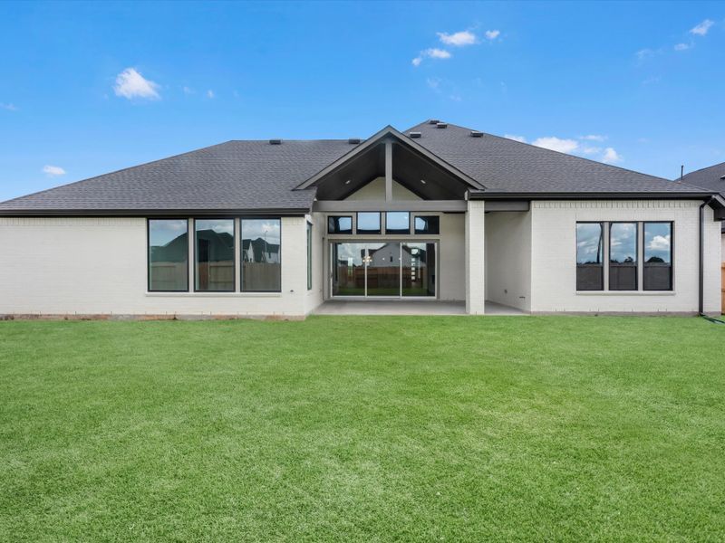 Exterior details and patio area of a home in Sienna 80′, Missouri City (Image 3).