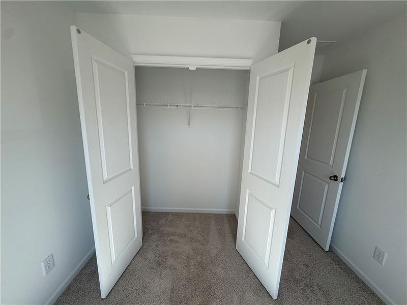 Spacious, unfurnished interior of a new home in Laurelwood, Douglasville (Image 22).