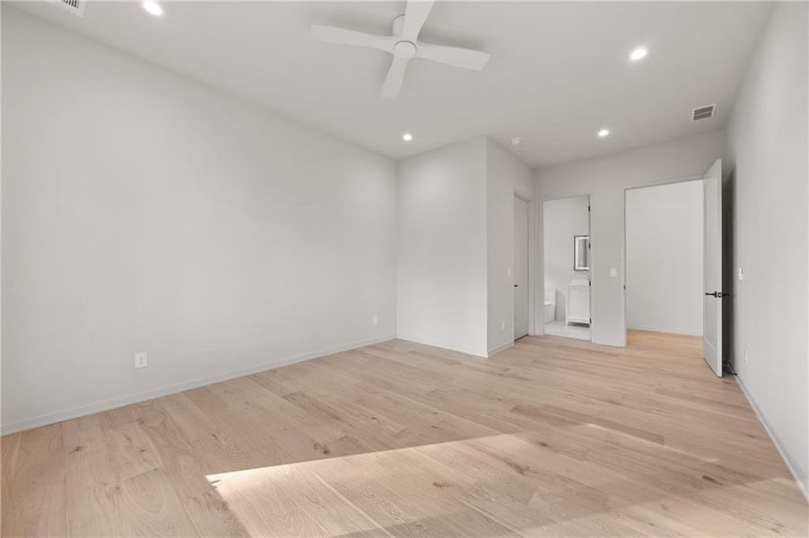 Spacious, unfurnished interior of a new home in , Sandy Springs (Image 27). Spacious, unfurnished interior of a new home in , Sandy Springs (Image 27).