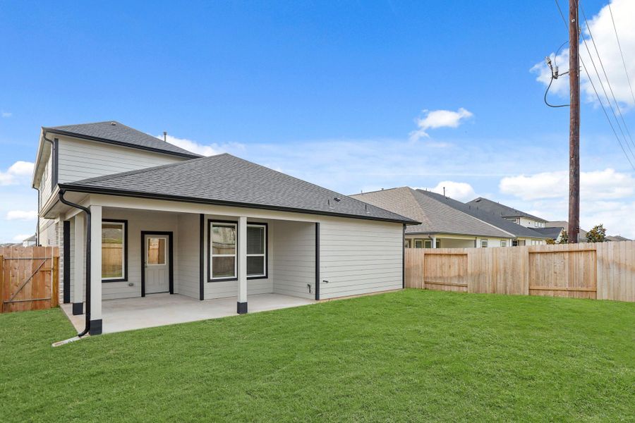 Exterior details and patio area of a home in Morton Creek Ranch, Katy (Image 3).