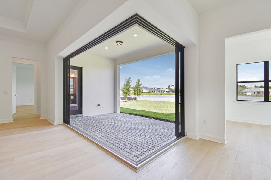 Spacious, unfurnished interior of a new home in Greyhawk Landing, Lake Worth (Image 34).