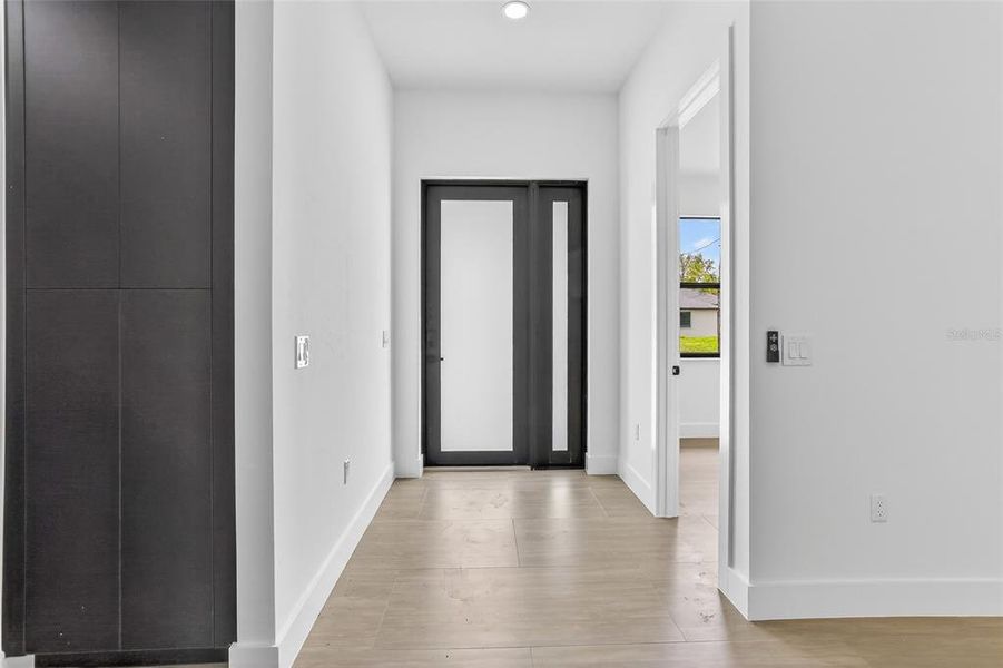 Spacious, unfurnished interior of a new home in , Port Charlotte (Image 45).