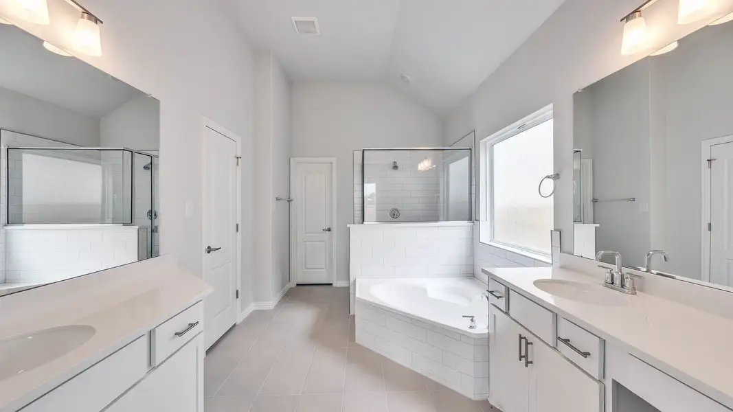Furnished interior view inside a new home in Spring Creek, Taylor (Image 12).