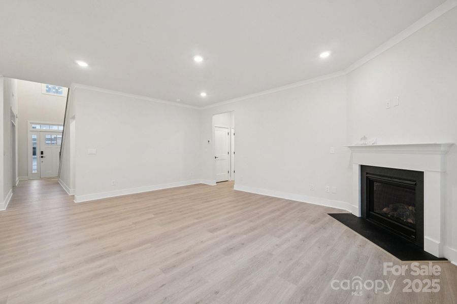 Spacious, unfurnished interior of a new home in Oak Grove Hill, Huntersville (Image 12).