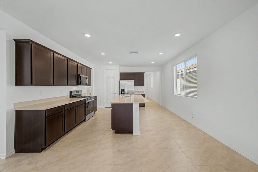 Representative furnished interior of a home built from the Ecru by Mattamy Homes in Baker Farms, Phoenix (Image 4). Representative furnished interior of a home built from the Ecru by Mattamy Homes in Baker Farms, Phoenix (Image 4).