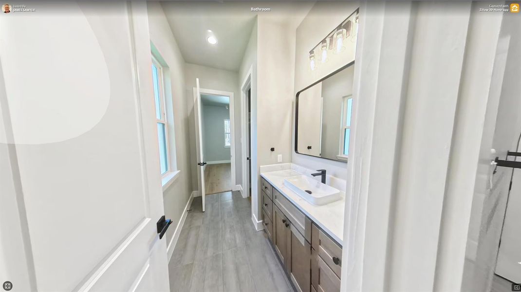 Furnished interior view inside a new home in , Conroe (Image 10).