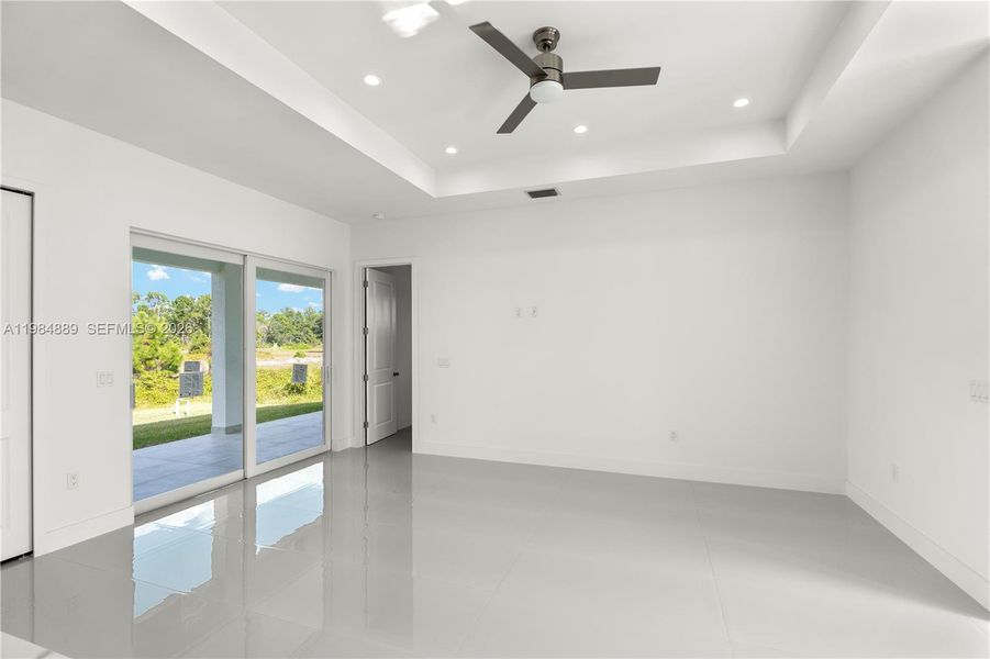 Spacious, unfurnished interior of a new home in , Lehigh Acres (Image 46).
