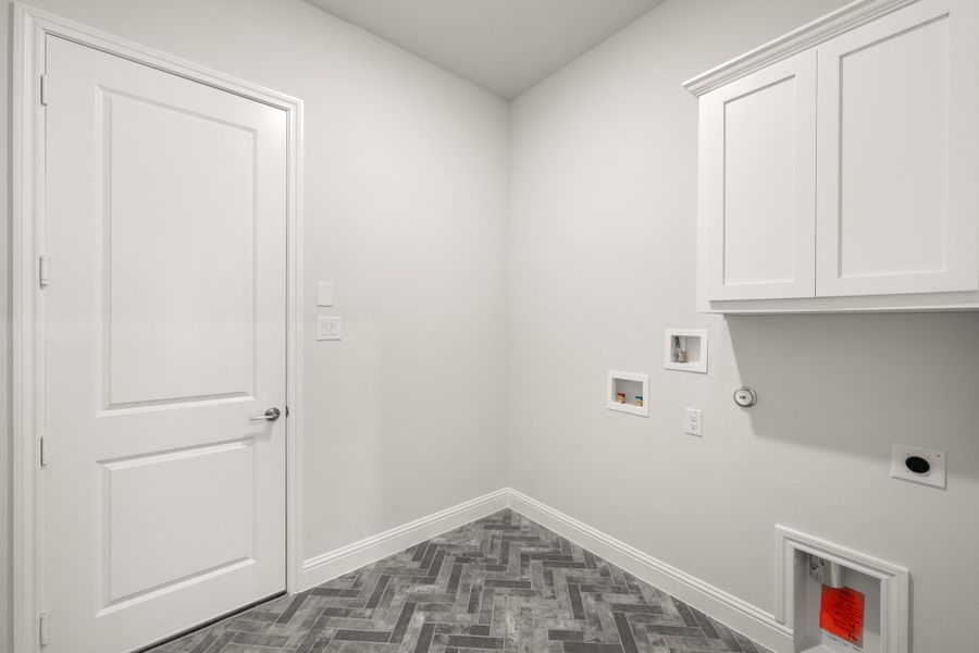 Spacious, unfurnished interior of a new home in Sheppard's Place, Waxahachie (Image 24). Spacious, unfurnished interior of a new home in Sheppard's Place, Waxahachie (Image 24).