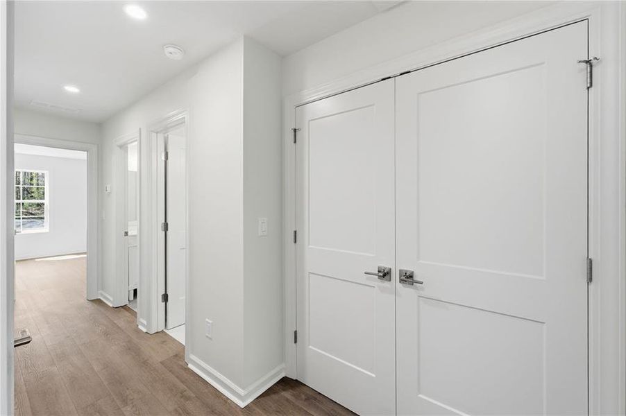 Spacious, unfurnished interior of a new home in , Gainesville (Image 26).