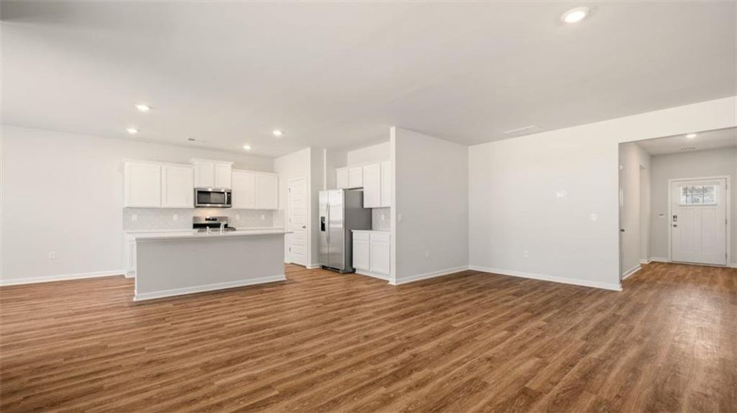 Spacious, unfurnished interior of a new home in Kingston Ranch at Lake Oconee, Buckhead (Image 25).